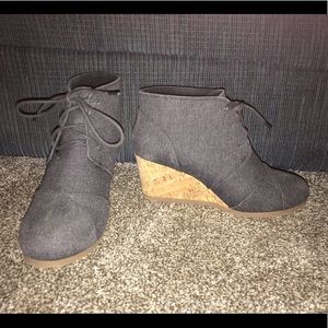 Maurices grey tie booties